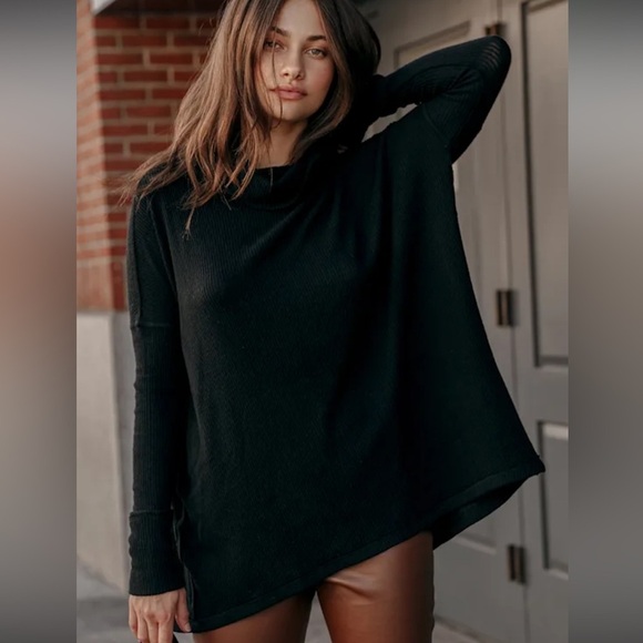 Free People Juicy Black Ribbed Knit Cowl Neck
Tunic Top size large - Picture 4 of 10